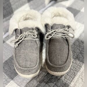 Hey Dude Britt Gray Ankle Boots with White Fur Lining